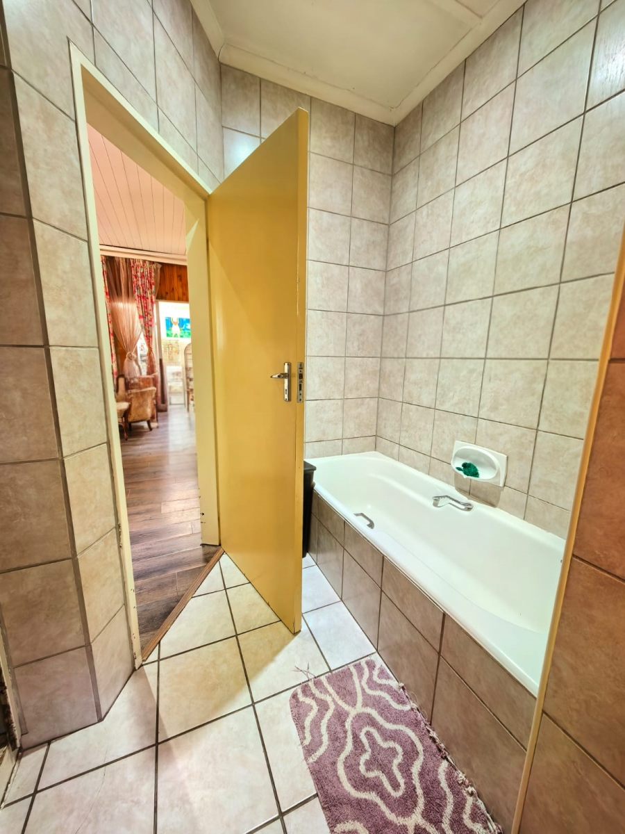 5 Bedroom Property for Sale in Sasolburg Ext 4 Free State